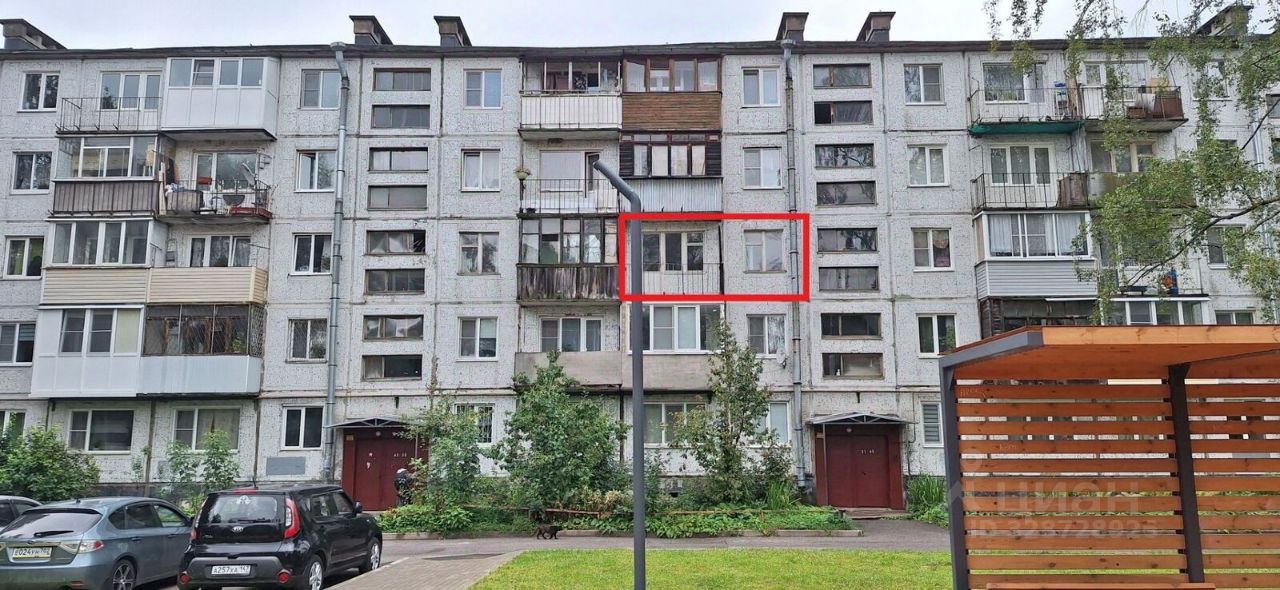 Продажа 2-комн квартиры на вторичном рынке пос. Новый Свет, 12