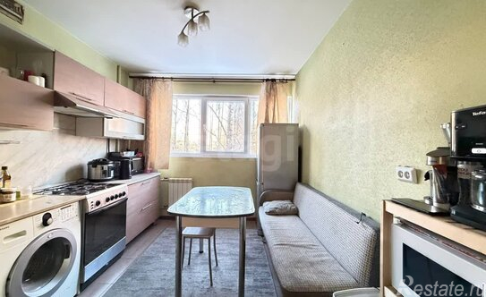 Продажа 3-комн квартиры на вторичном рынке Петергофское ш,  д. 11/21