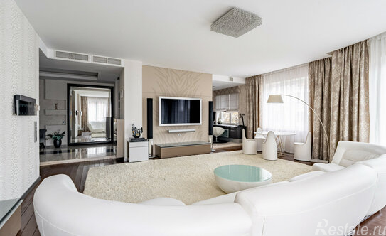 Продажа 4-комн квартиры на вторичном рынке Крестовский проспект,  д. 15