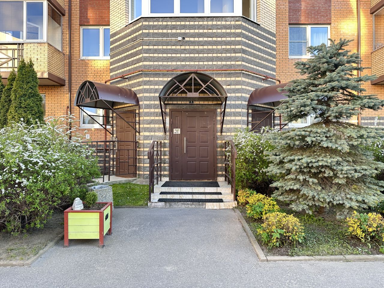 Продажа 3-комн квартиры на вторичном рынке Шувалово тер., улица Береговая, 24