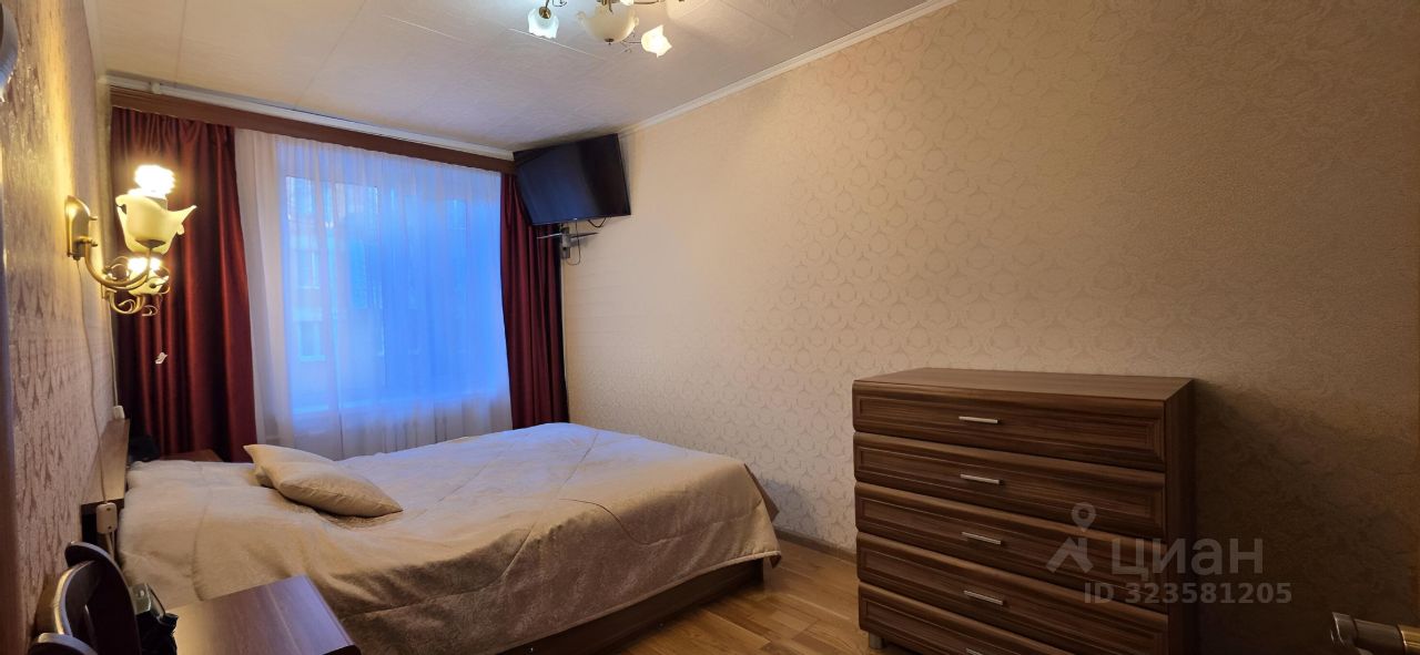 Продажа 3-комн квартиры на вторичном рынке Гатчина, улица 7-й Армии, 9