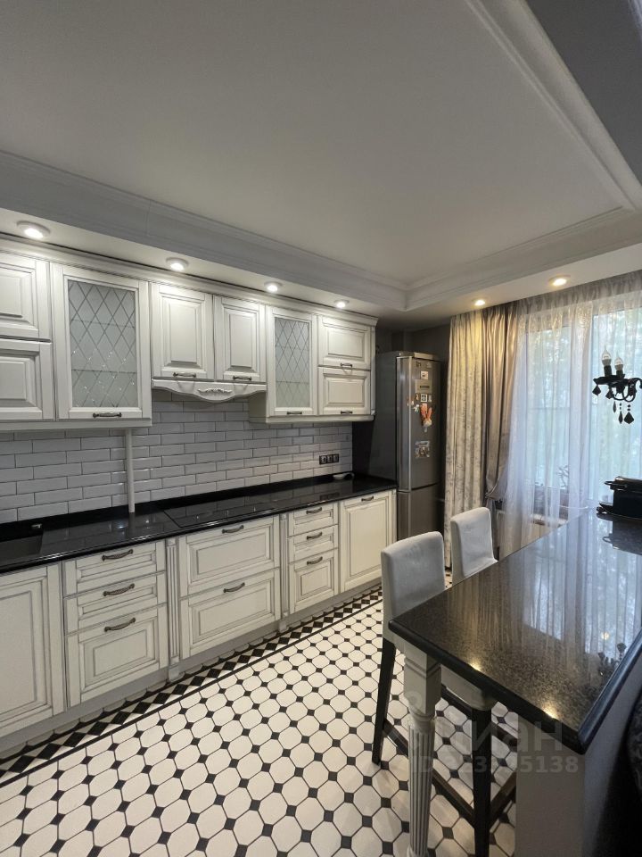 Продажа 3-комн квартиры на вторичном рынке улица Фридриха Энгельса, 7-21