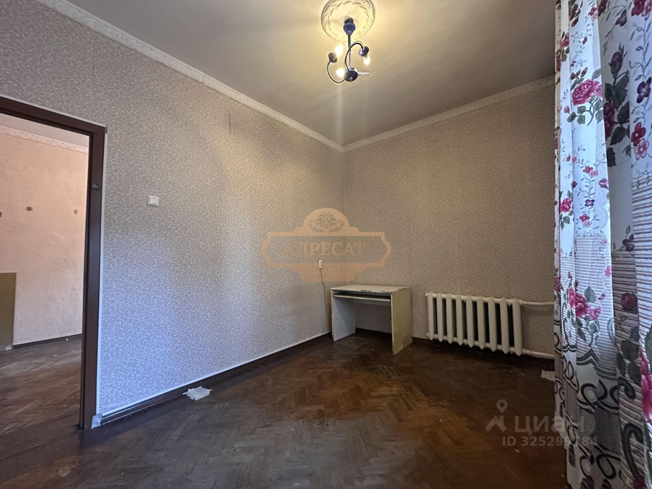 Продажа 4-комн квартиры на вторичном рынке улица Полярников,  д. 7