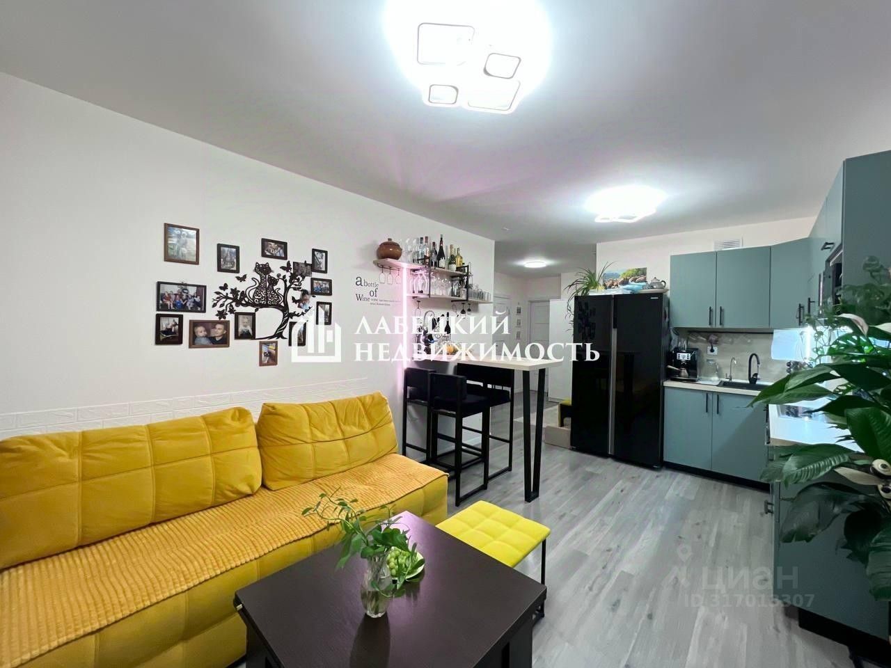 Продажа 2-комн квартиры на вторичном рынке Мурино, улица Шоссе в Лаврики, 72к4