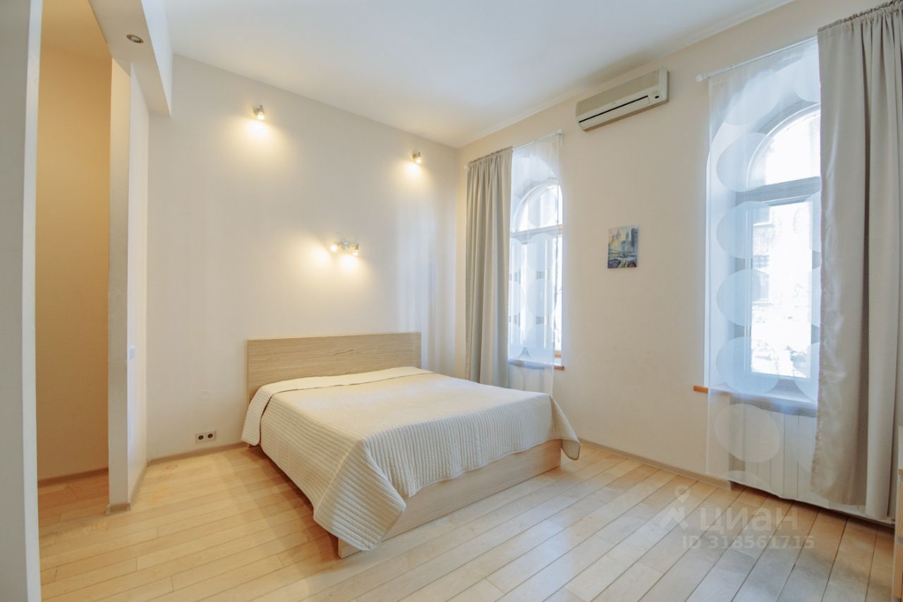 Продажа 1-комн квартиры на вторичном рынке проспект Большой Петроградской стороны, 33А