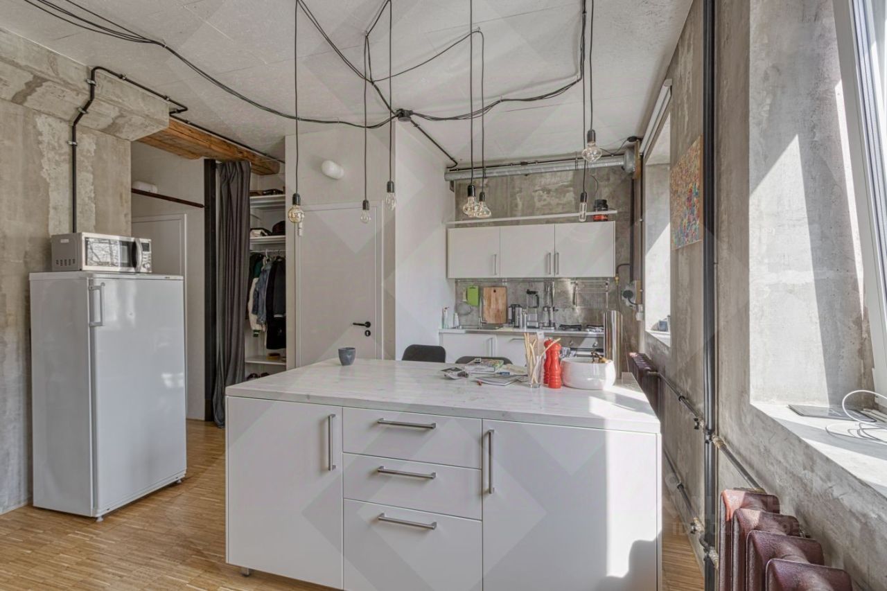 Продажа 2-комн квартиры на вторичном рынке Большой Патриарший переулок, 8С1