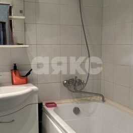 Продажа 2-комн квартиры на вторичном рынке Ломоносовский проспект,  д. 4 к1