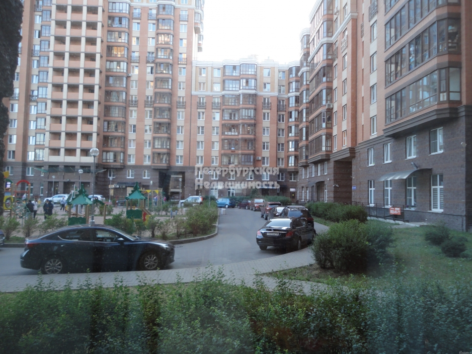 Продажа 3-комн квартиры на вторичном рынке Выборгский, Лиственная ул., д 18