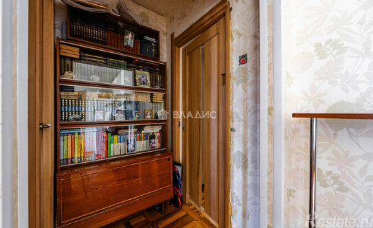 Продажа 3-комн квартиры на вторичном рынке Средний пр-кт,  д. 92