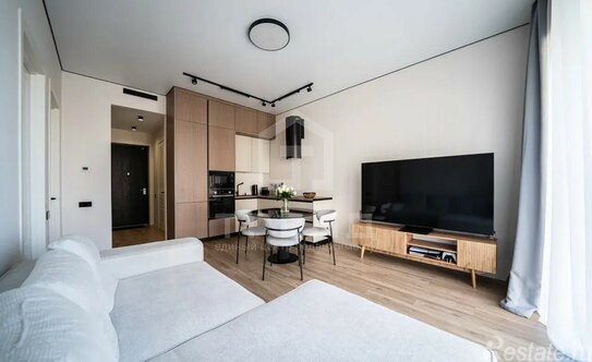 Продажа 2-комн квартиры на вторичном рынке наб Макарова,  д. 58,  к. 1