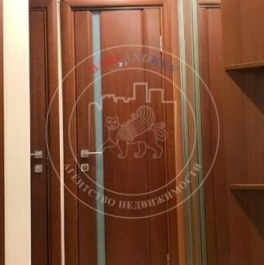 Аренда 4-комн квартиры на вторичном рынке Зачатьевский 1-й пер,  д. 4