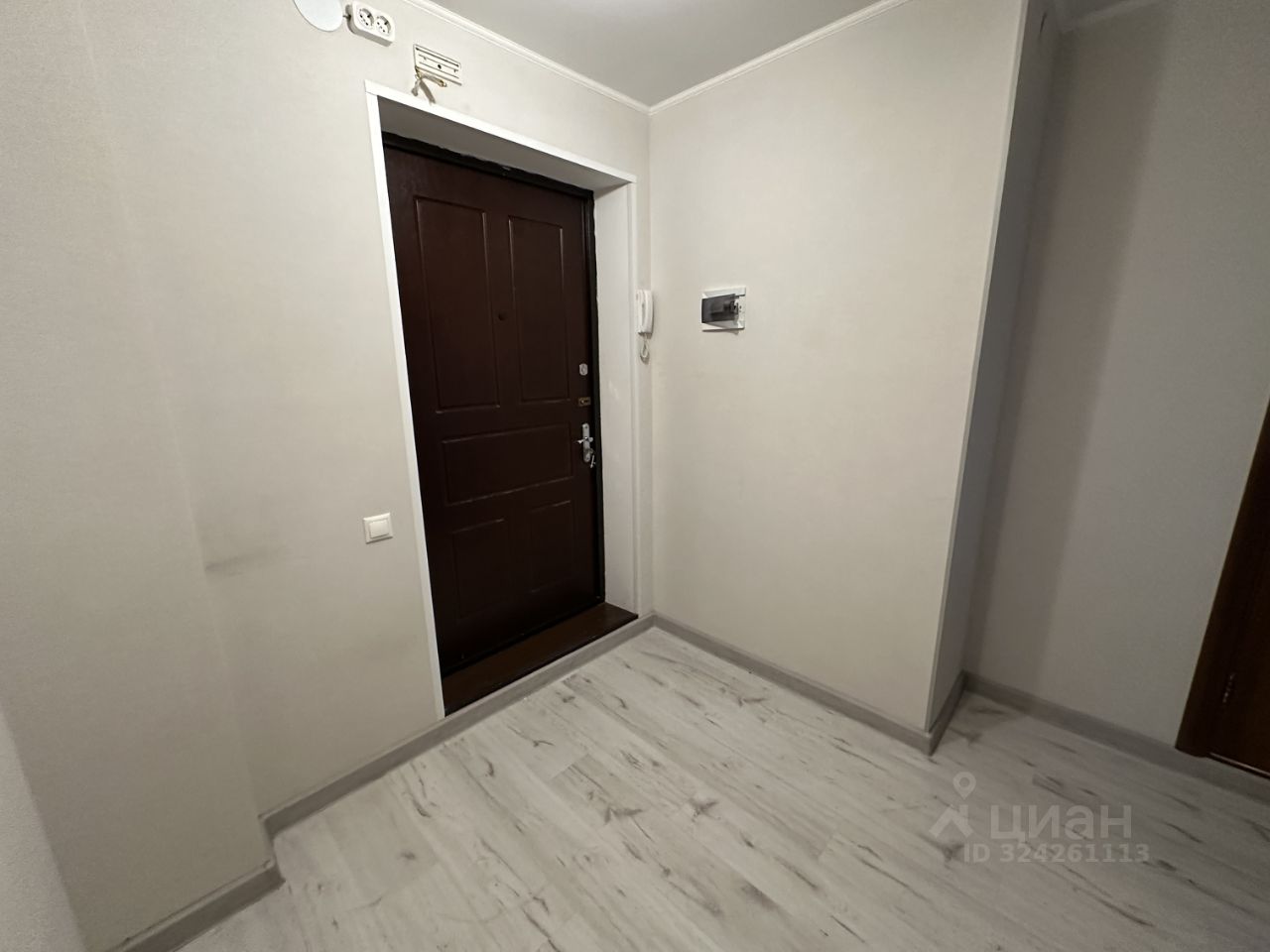 Продажа 2-комн квартиры на вторичном рынке Угличская улица, 4