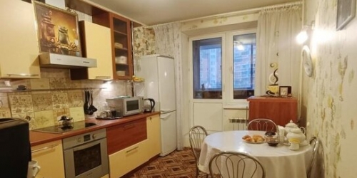 3-комн квартира улица Грина,  д. 18