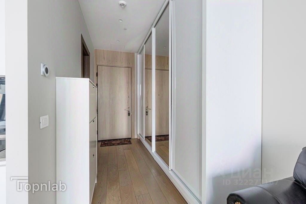 Продажа 1-комн квартиры на вторичном рынке 1-й Красногвардейский проезд, 22с1