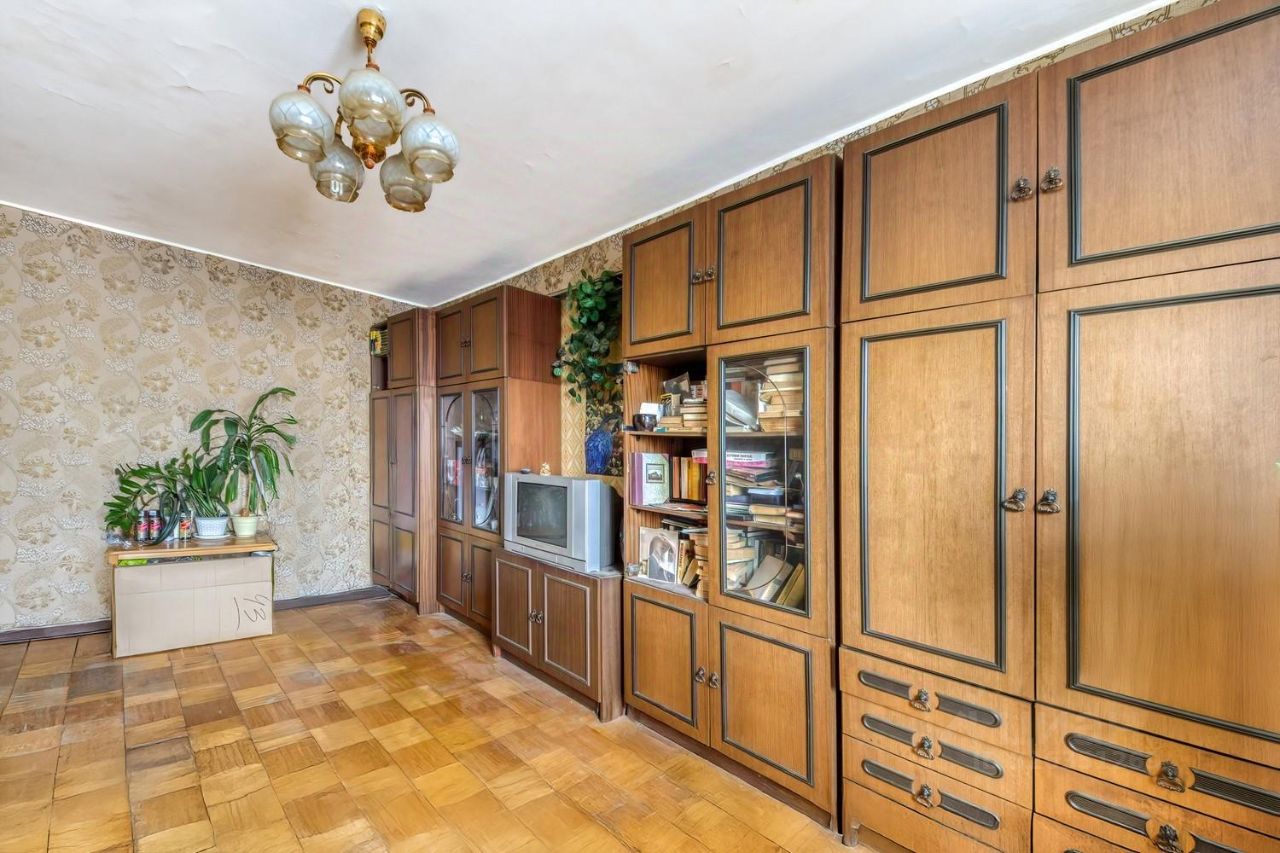 Продажа 2-комн квартиры на вторичном рынке улица Академика Анохина, 26К2