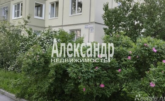 Продажа 2-комн квартиры на вторичном рынке Маршала Блюхера пр-кт,  д. 65
