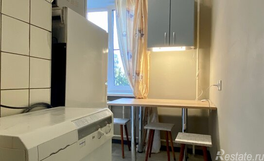 Аренда 3-комн квартиры на вторичном рынке Панферова ул,  д. 11