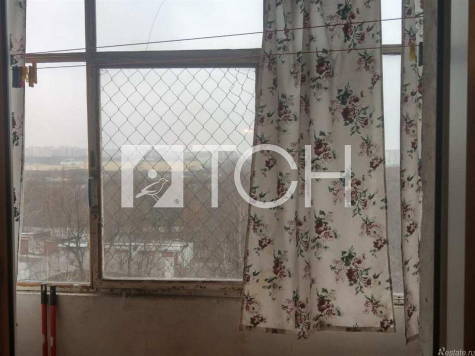 Продажа 2-комн квартиры на вторичном рынке 4-й кв-л, 9
