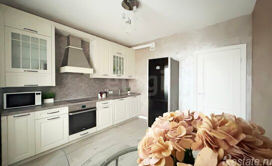 Продажа 2-комн квартиры на вторичном рынке Днепропетровская улица,  д. 37