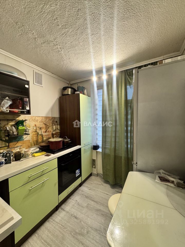 Продажа 2-комн квартиры на вторичном рынке улица Уткина, 38
