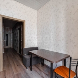 Продажа 3-комн квартиры на вторичном рынке Старо-Петергофский пр-кт,  д. 18