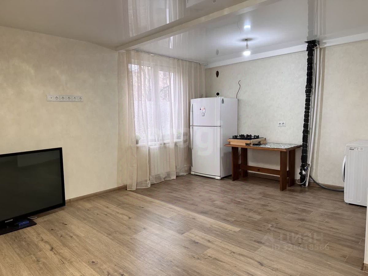 Продажа 2-комн квартиры на вторичном рынке улица Червонного Казачества, 42