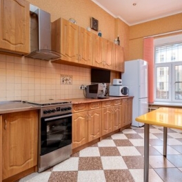 Продажа 2-комн квартиры на вторичном рынке линия 2-я В.О.,  д. 51