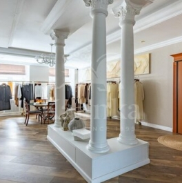 Продажа 4-комн квартиры на вторичном рынке Патриарший Б. пер