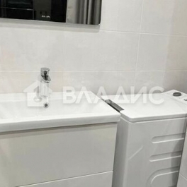 Продажа 2-комн квартиры на вторичном рынке улица Зины Портновой,  д. 17 к1