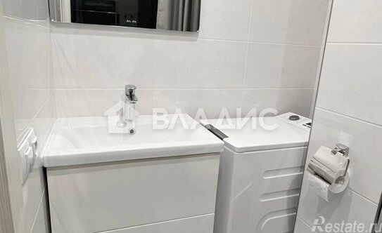 Продажа 2-комн квартиры на вторичном рынке улица Зины Портновой,  д. 17 к1