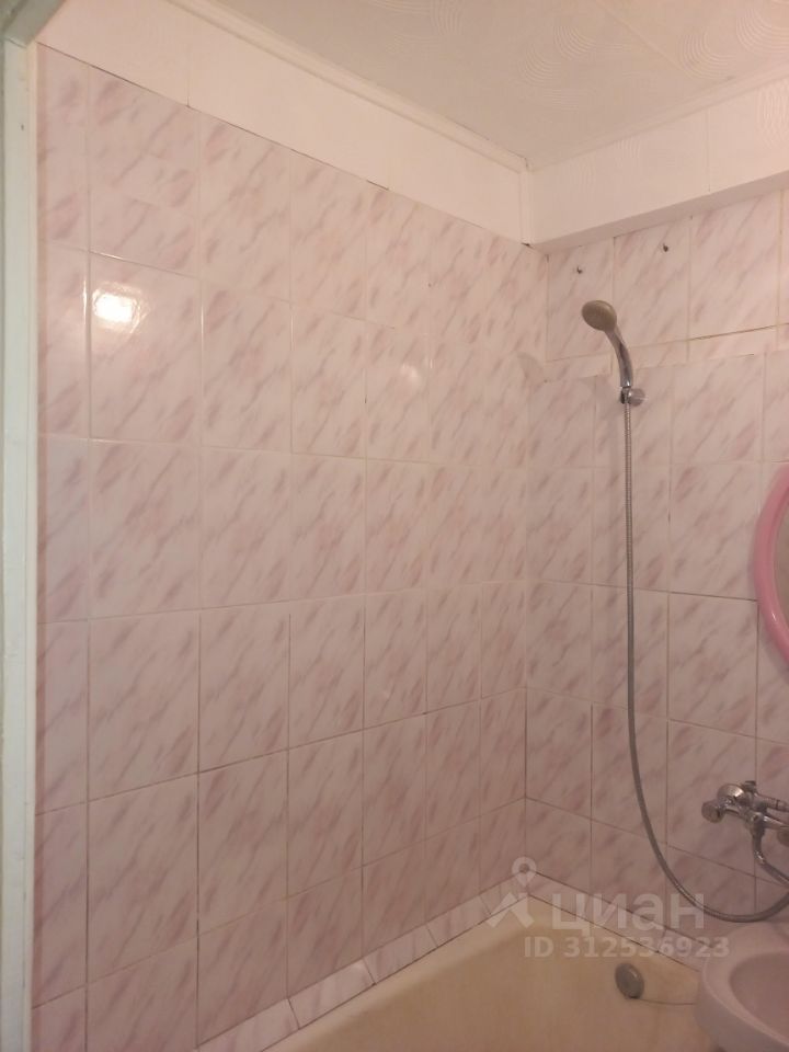 Продажа 3-комн квартиры на вторичном рынке Горелово тер., улица Коммунаров, 116к1