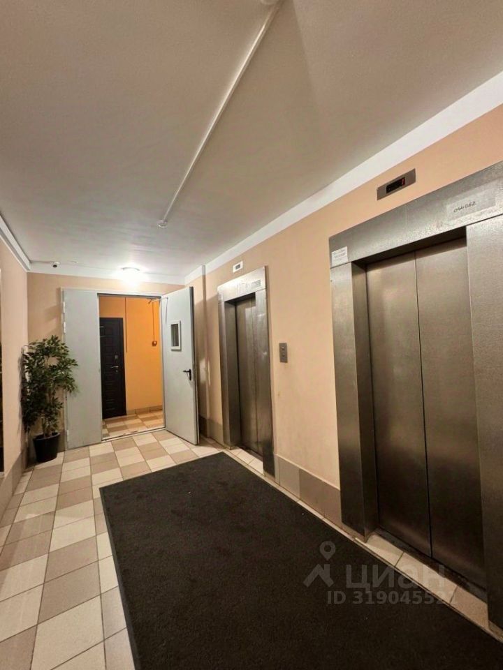 Продажа 3-комн квартиры на вторичном рынке улица Ленсовета, 34к3