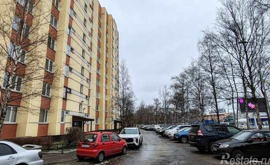 Продажа 2-комн квартиры на вторичном рынке Приморское шоссе