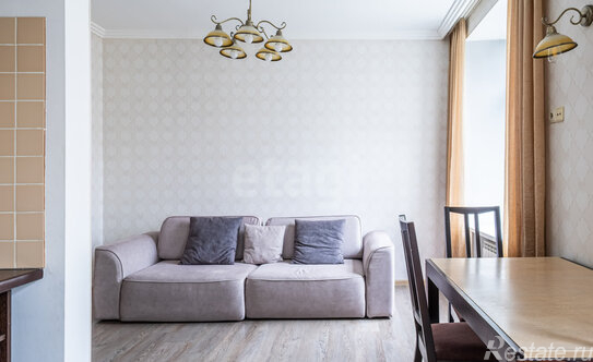 Продажа 2-комн квартиры на вторичном рынке улица Савушкина