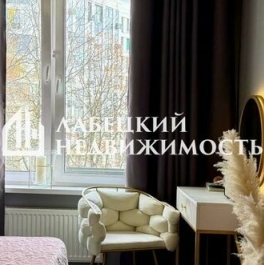 Продажа 3-комн квартиры на вторичном рынке бульвар Академика Ландау,  д. 1