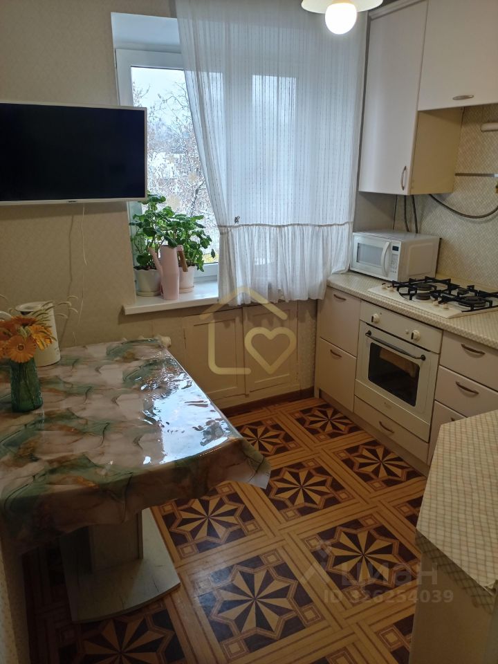 Продажа 2-комн квартиры на вторичном рынке Щелково, улица Зубеева,  д. 9