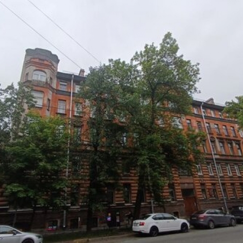4-комн квартира 20-я линия,  д. 13