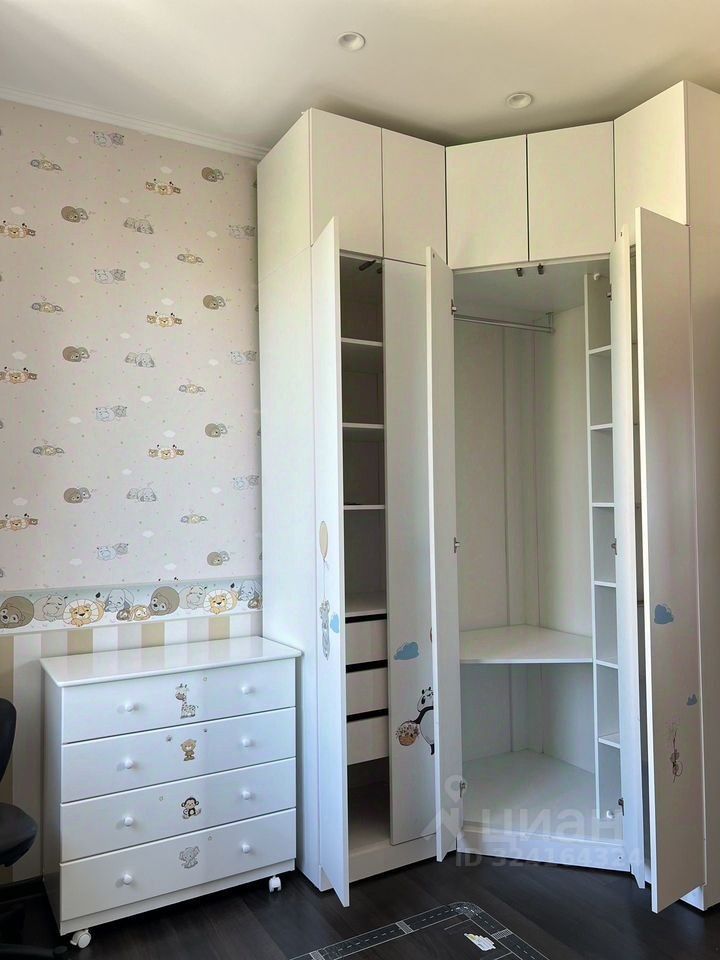 Продажа 3-комн квартиры на вторичном рынке Среднеохтинский проспект, 2А