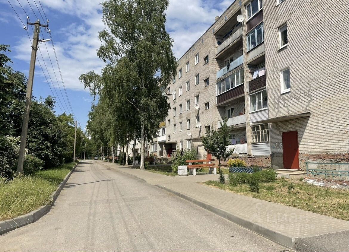 Продажа 4-комн квартиры на вторичном рынке д. Клопицы, 14А
