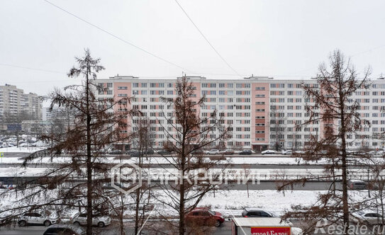 Продажа 3-комн квартиры на вторичном рынке улица Дыбенко