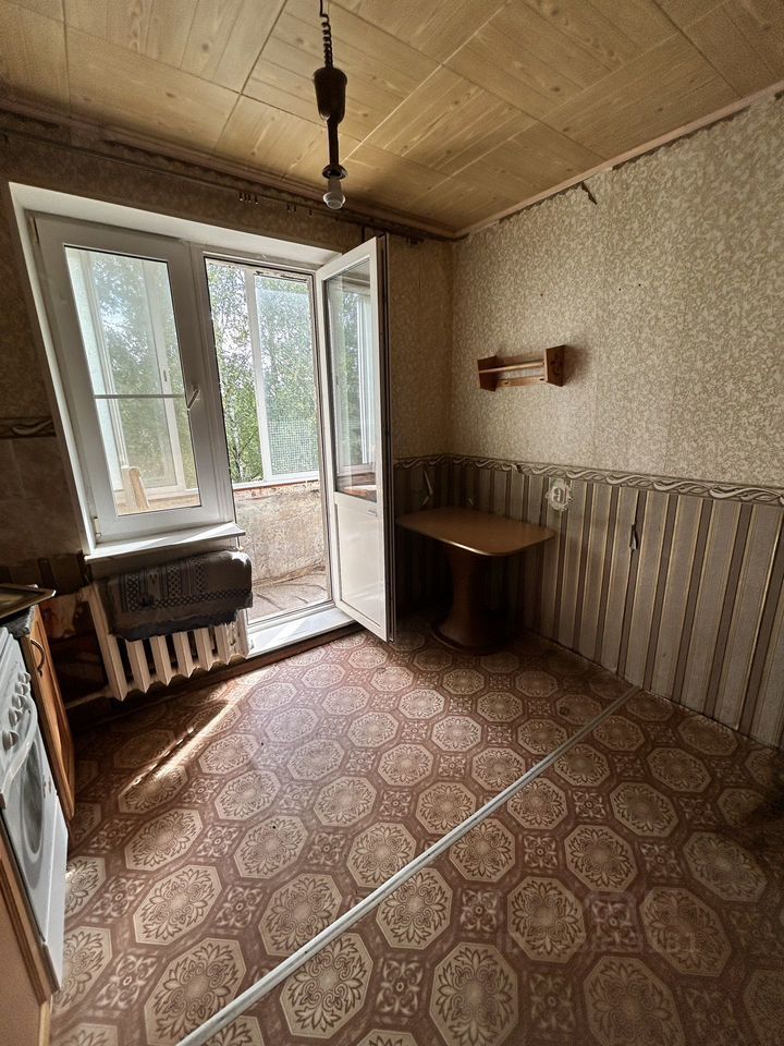 Продажа 1-комн квартиры на вторичном рынке Будогощь пгт, улица Советская, 103