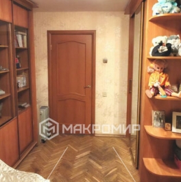 Продажа 2-комн квартиры на вторичном рынке Школьная улица,  д. 72