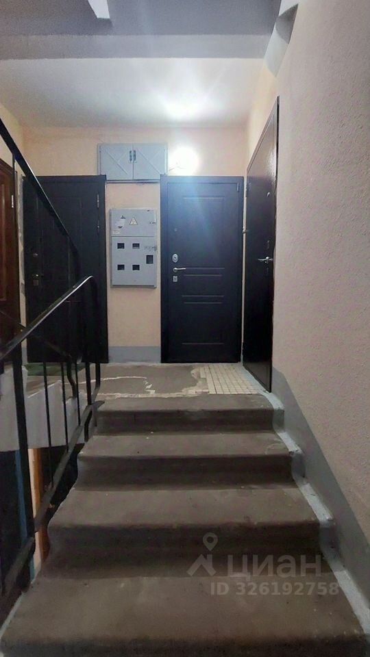 Продажа 2-комн квартиры на вторичном рынке Гатчина, улица Крупской,  д. 6