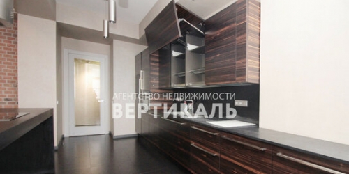 3-комн квартира улица Серафимовича,  д. 2/20