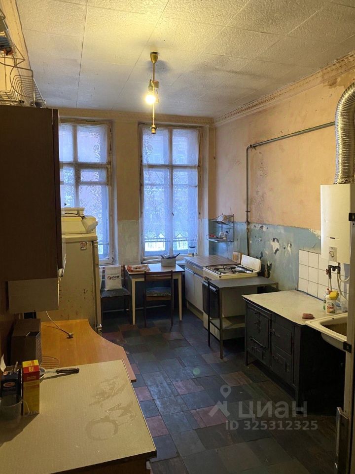 Продажа 4-комн квартиры на вторичном рынке Чкаловский проспект, 58