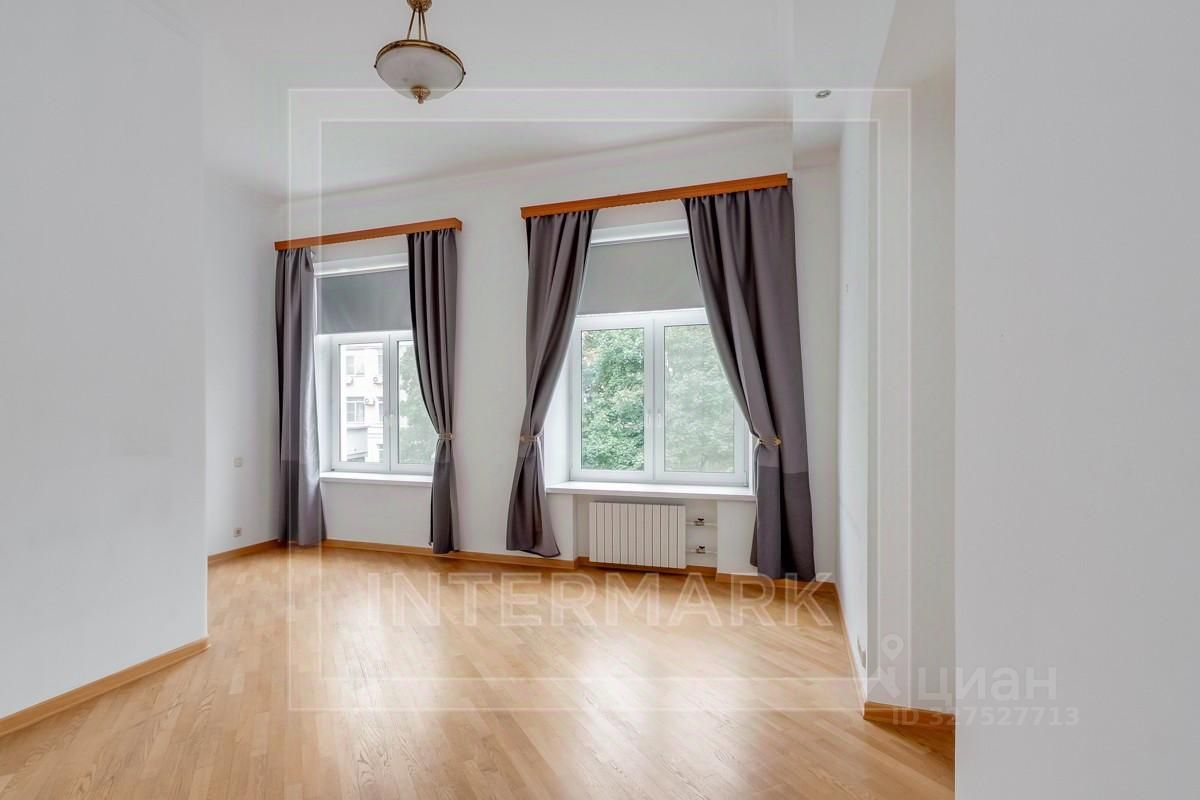 Продажа 5-комн квартиры на вторичном рынке переулок Сверчков, 10