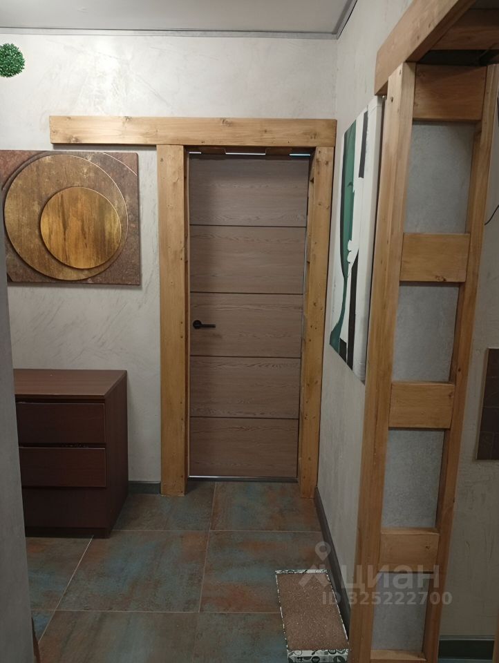 Продажа 3-комн квартиры на вторичном рынке Синявинская улица, 11к4