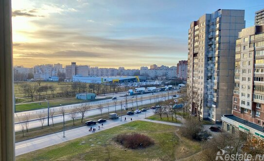 Продажа 3-комн квартиры на вторичном рынке Бухарестская ул,  д. 114,  к. 1