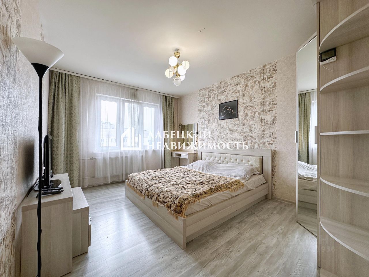 Продажа 2-комн квартиры на вторичном рынке улица Маршала Захарова, 16к3