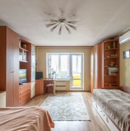 Продажа 1-комн квартиры на вторичном рынке Зюзинская улица,  д. 8